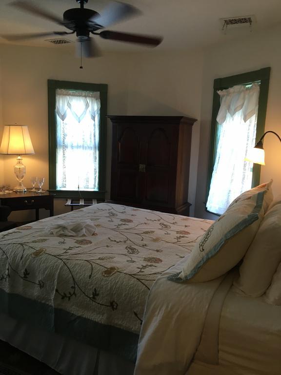 Parsonage Inn Bed And Breakfast 圣迈克尔斯 外观 照片