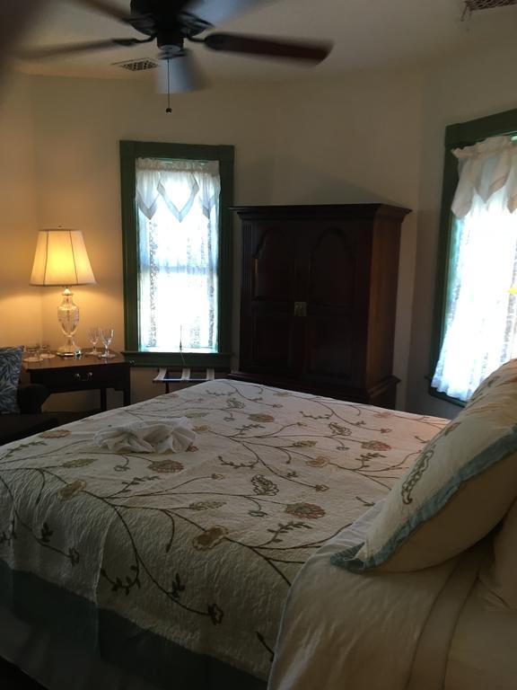 Parsonage Inn Bed And Breakfast 圣迈克尔斯 外观 照片