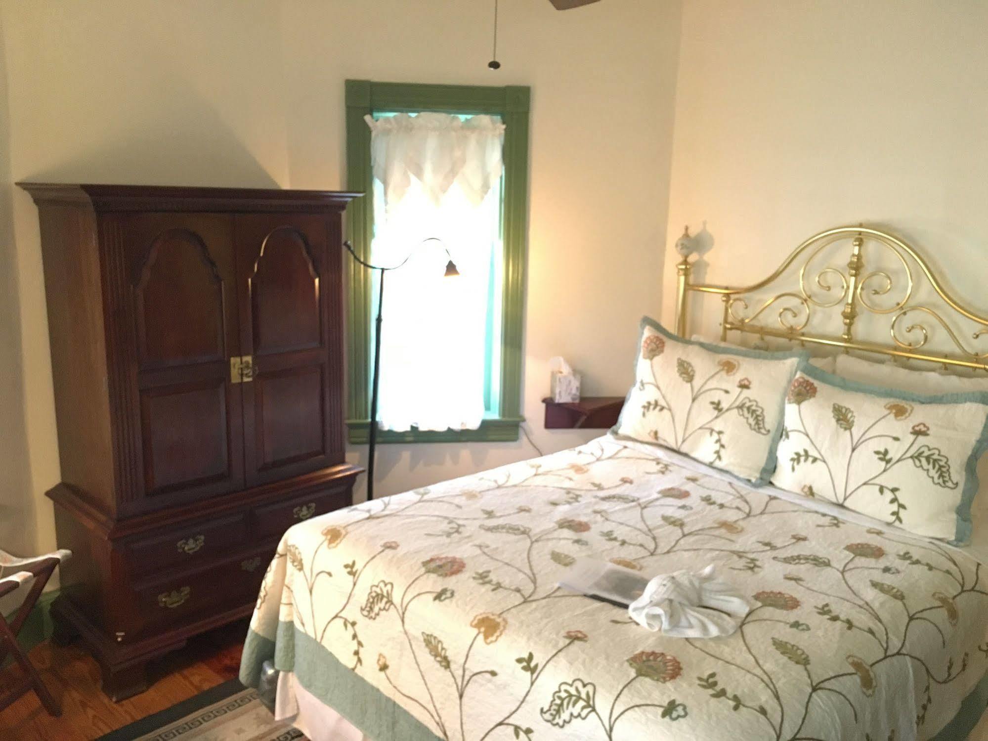Parsonage Inn Bed And Breakfast 圣迈克尔斯 外观 照片