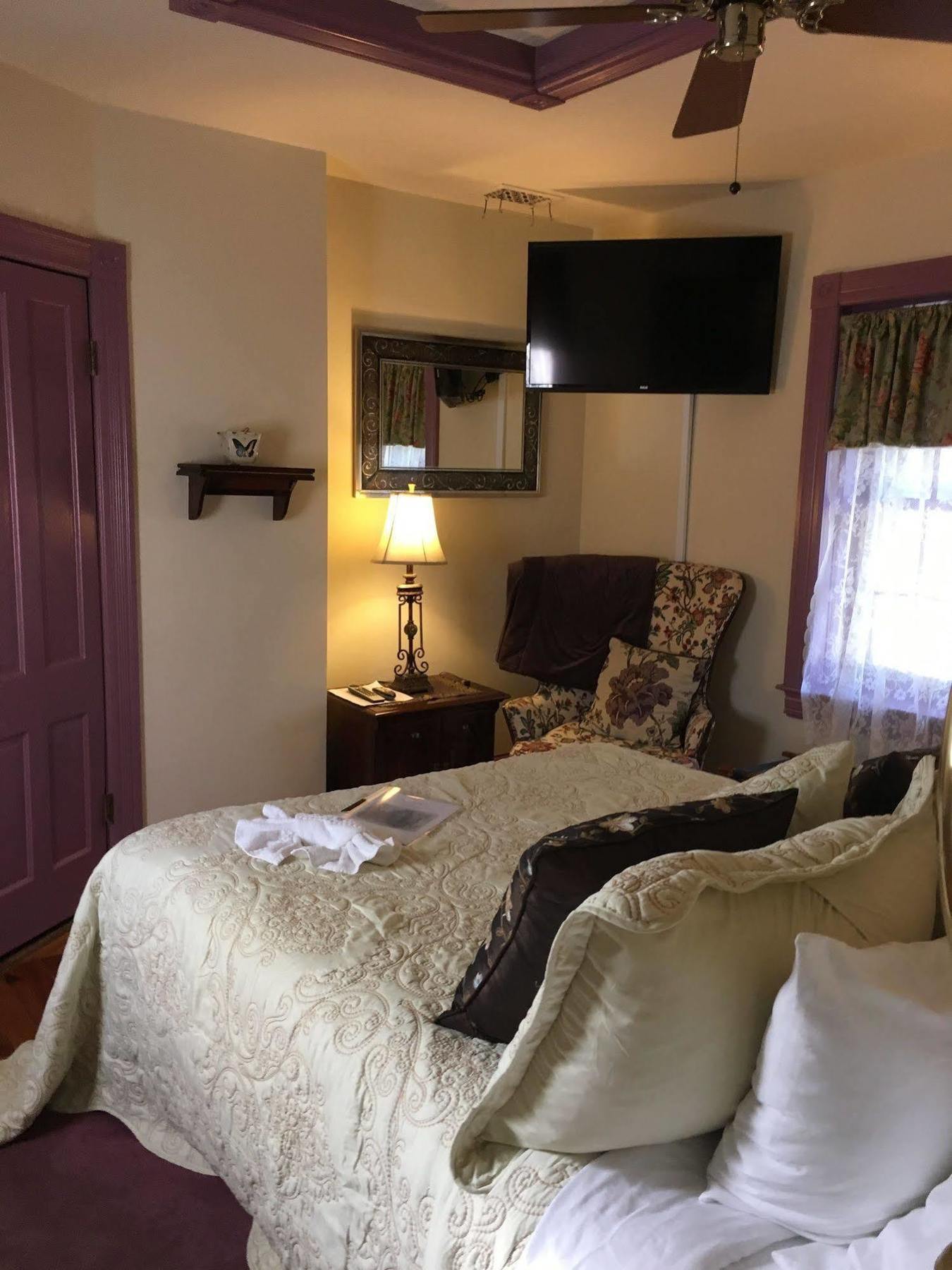 Parsonage Inn Bed And Breakfast 圣迈克尔斯 外观 照片